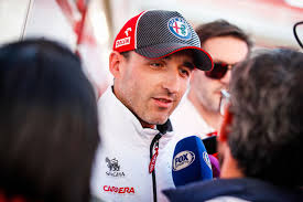 Robert józef kubica (pronunciado 'rɔbɛrt ku'bitsa) (cracovia, polonia, 7 de diciembre de 1984) más conocido como robert kubica, es un piloto polaco de automovilismo.es el primer piloto de fórmula 1 polaco, así como el primer polaco en ganar una carrera en esta competición. Kubica Set For Three Days Of Running With Alfa At Barcelona