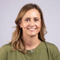 Kelly Summerlin's Instagram, Twitter & Facebook