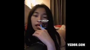 คลิปโป๊ คลิปหลุด น้องแมวน้ำสาวมัธยมเปิดกล้องคอลเสียวกับแฟน - AOXX69