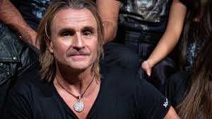 Nacho Cano: de su noviazgo con Penélope Cruz a su nueva faceta como  instructor de yoga