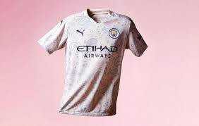 R egular fit with a slightly looser cut than the version worn by players on the pitch. Manchester City Unveil New Third Kit Inspired By Music Culture