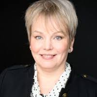 Shannon Mell's Instagram, Twitter & Facebook