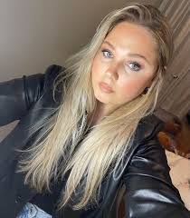 Olivia Hanson's Instagram, Twitter & Facebook