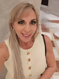 Hi all! I have a few spots available for psychotherapy sessions if anyone  is interested. I work with all requests (burnout, panic attacks,  relationships, etc.) Feel free to contact me 😌