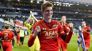 The player's height is 186cm | 6'1 and his weight is 78kg | 172lbs. Alkmaar Juwel Guus Til Seine Strasse Sein Zuhause Sein Block Goal Com