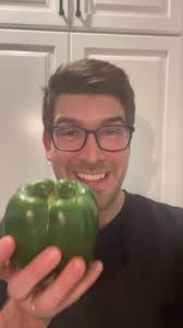 Some of you wanted to see how large the Giant Emerald Bell peppers  regularly got. When I say “The world’s largest” it’s not a joke. It  legitimately will produce the largest bell peppers in the world. ...