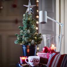Bagi anda yang memiliki rumah dengan ukuran mungil, dekorasi natal yang sederhana justru akan memperindah rumah anda. 10 Dekorasi Natal Untuk Meriahkan Musim Liburan Di Rumah Ikea Indonesia