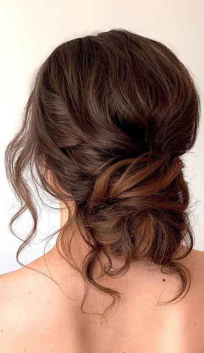 50+ Updo Hairstyles That're So Stylish : Effortless Messy Bun