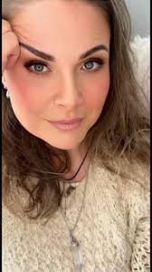 Vinkonupakkar Módel @victoria.bergmann , @dalia.davids lenging Katy long  10/12/14/16/16 Endist í allt að 14 daga Heimagerð augnháralenging Linkur í  Bio Þið getið sent mér skilaboð og fengið súper flottann deal á  vinkonupakka. #