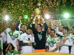 תוצאת תמונה עבור תמונת הנפת דגל ענק באצטדיון