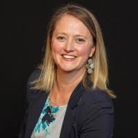 Kim Hare's Instagram, Twitter & Facebook