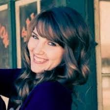 Lisa Mitchener's Instagram, Twitter & Facebook