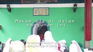 Jun 10, 2021 · melihat kalung tersebut, rasulullah saw langsung terngat bahwa kalung itu adalah kalung putrinya yang berasal dari mendiang istri tercinta nabi. Potret Makam Sahabat Nabi Muhammad Saw Di China Asri Banget Dikelilingi Hutan Halaman 2 Merdeka Com