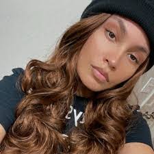 Domonique Perry's Instagram, Twitter & Facebook