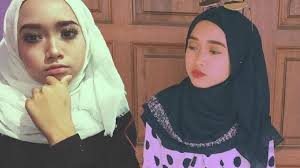 Budak zaman dulu banyak bermain di luar rumah, sedangkan budak zaman sekarang lebih berkurung dalam rumah. Budak 12 Tahun Zaman Sekarang Dah Tak Sabar Nak Akil Baligh Lekat Lekit Story