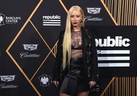 Iggy Azalea Defended By Porn Company Who Says They've Reached Out ...