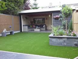 bekijk de foto van karintraa11 met als titel onderhoudsvrije tuin met een overkapping en andere inspirerende plaatjes op welke nl tuin ideeen tuin hoektuin