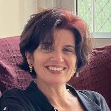 Amanda Barcelos's Instagram, Twitter & Facebook