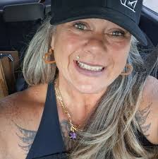 Where can I park my fifth wheel with sewer, electric, and water in Stuart  area?