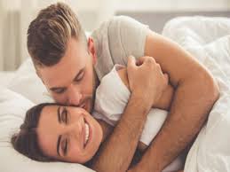 सेक्स के बाद बहुत जरूरी है ये हैबिट, कपल को मिलते हैं जादुई फायदे Know  Importance of Cuddling after sex couples get Magical Benefits, हेल्थ टिप्स  - Hindustan