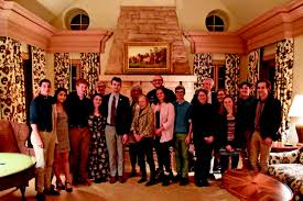 Decorating loungeroom for pesach : Jewish Student Association Hosts Passover At Chen Hall