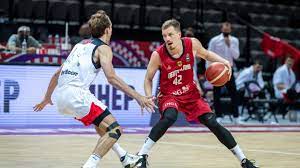 Henrik rödl will die deutschen basketballer zu olympia 2021 führen. Tokio 2021 Deutschlands Basketballer Kurz Vor Olympia Teilnahme Sport Sz De