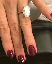 Hailey Baldwins Wedding Ring Beautiful Wedding Rings Wedding Rings Engagement Classic Engagement Rings