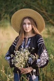 Яких традицій і прикмет дотримуються. Vse Pro Zeleni Svyata Data Svyatkuvannya Trijci 2020 V Kalyna Store