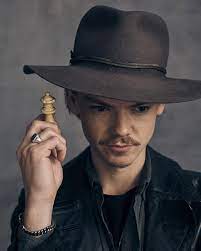 Thomas Brodie Sangster Daily On Twitter Thomas Brodie Sangster Brodie Sangster The Queen S Gambit