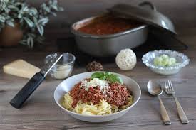 Bolognese Sosse Im Ofenmeister Von Pampered Chef Hausmannskost Rezepte Bolognese Sosse Bolognese