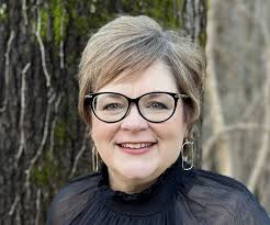 Can anyone recommend in the Oxford area a good eye specialist that is good  with glaucoma and cataracts and also is good with lenses replacement surgery