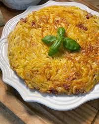 The Pasta Queen On Instagram This Is For The Streets Frittata Di Maccheroni Pasta This Spaghetti Omelet In 2020 Dinner Recipes One Pot Pasta Recipes Beef Recipes