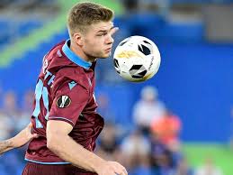 Alexander sørloth (born 5 december 1995) is a norwegian professional footballer who plays as a striker for la liga club real sociedad, on loan from rb leipzig, and the norway national team Alexander Sorloth Trabzonspor Claims Sorloth Has Decided On Rb Leipzig World Today News