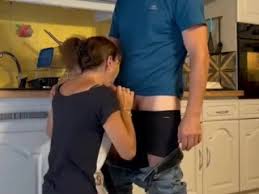 Free Blowjob On Knees Porn Videos (3,009) - Tubesafari.com