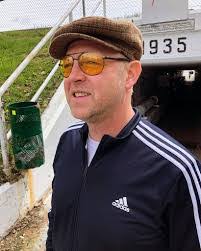 Dean Gallant's Instagram, Twitter & Facebook