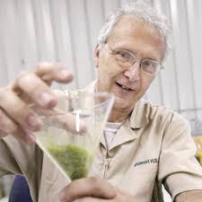 Retired Evansville chemistry teacher tests hops
