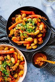 Quick Pan Fried Gnocchi With Vegan Minced Meat And Bell Pepper Recipe Stuffed Peppers Stuffed Bell Peppers Gnocchi