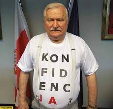 Lech wałęsa zasłynął z noszenia koszulki z napisem „konstytucja. Lech Walesa Koszulka Konfidencja Konstytucja Przerobka Paczaizm Pl