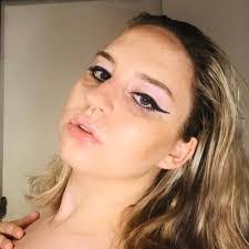 Coleen Lawson's Instagram, Twitter & Facebook