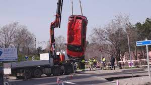 Последние твиты от socavón (@socavonlaobra). Majadahonda Asi Rescatan El Vehiculo Sumergido En Un Socavon