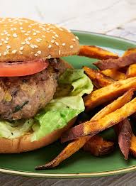 Burger Maison A La Sauge Sauce Bearnaise Et Frites De Patates Douces Recettes De Cuisine Frites De Patates Douces Recette