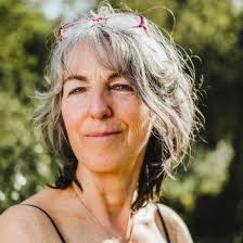 Lisa Kibble's Instagram, Twitter & Facebook