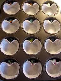 You Don T Have To Have A Heart Shaped Muffin Tin To Make Fun Heart Shaped Muffins Or Cupcakes For Valentine S Day Simply Heart Cupcakes Cupcake Cakes Food