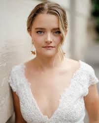 A little sparkle because it's almost the 4th 💕✨ Photography:  @kelsieelizabethphotography Gown: @samantha.sleeper Jewelry:  @phoenicia_jewelry Makeup: @celeste_luxebeautygroup