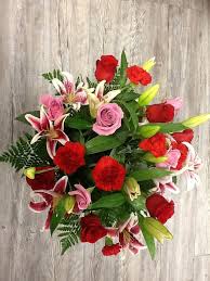 Stop By And Pick Up A Pretty Bouquet Flower Delivery Anniversary Flowers Order Flowers Online