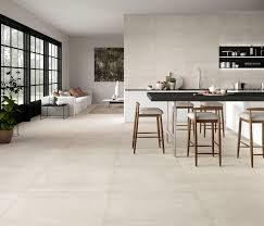 Salle A Manger Aux Lignes Epurees Carrelage Salon Salle A Manger Tendance Maison Etage