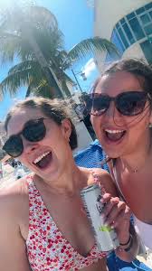 Bahama mamaaaaas😍🛳️📍 #wedidit #CarnivalCruise #beach #fyp #BookTheCruise