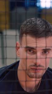 What in the #SKYELITEFF2 helps Simone Giannelli support his playing style?  We asked him to give us more insight into his footwear of choice., Come  #SKYELITEFF2 aiuta Simone Giannelli a sostenere il ...