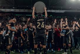 Có ý kiến còn cho rằng, anh về để trả món nợ với hagl và kiatisuk. Lee Nguyen Leenguyen24 Twitter