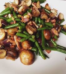 Haricots Verts Met Spek En Champignons Heerlijk Koolhydraatarm Roerbak Recept Vooral Geschikt Als Gezonde Lunch M Roerbak Recepten Lekker Eten Eten Recepten